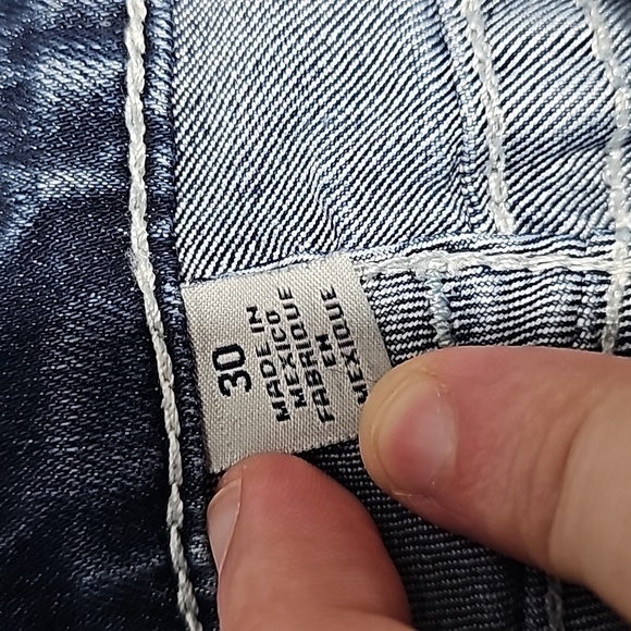 True Religion 30x32 boot cut jeans - Picture 7 of 8